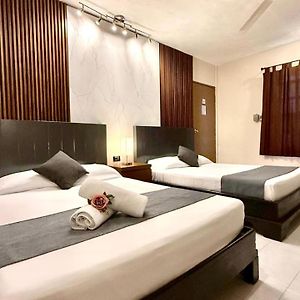 Habitación Estándar con 2 Camas Individuales